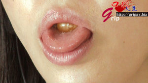 66mm大長舌OLの鼻フェラ接吻と咀嚼の音色／大長舌OLの百合花ちゃん